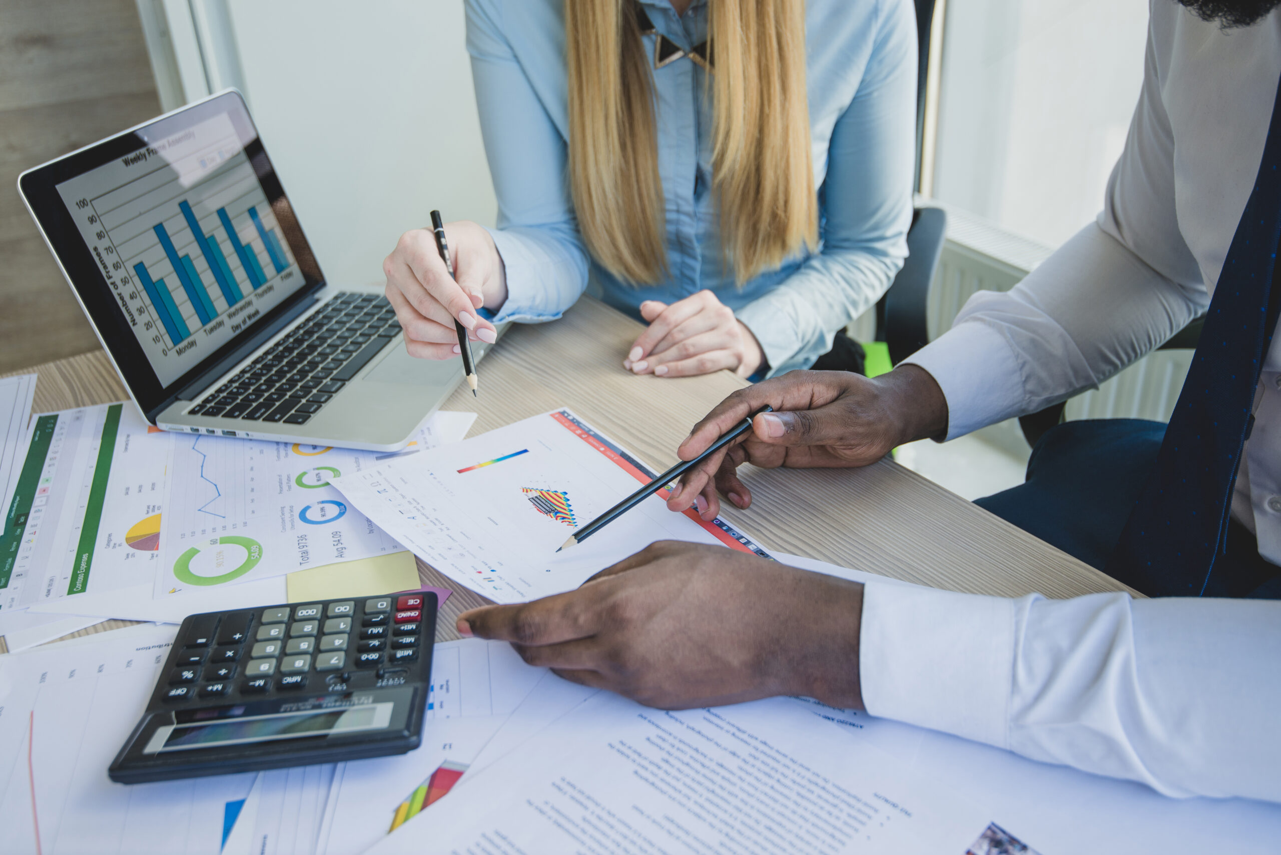 In-House vs Outsourced Accounting-Which Model Works Best in 2026?